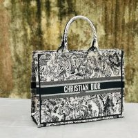 Чанта Christian Dior код 182, снимка 1 - Чанти - 33559375