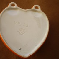 Рядка находка ваза сърце с куче много рядка Hummel Goebel, снимка 3 - Антикварни и старинни предмети - 40246473