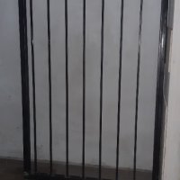 Метална оградна врата
