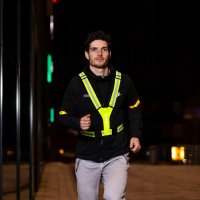 Светеща светлоотразително жилетка, за спорт, разходка и работа от Mascot Europe., снимка 2 - Спортна екипировка - 35376261