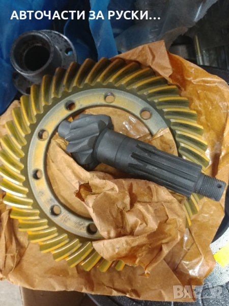 Корона и пиньон 37 и 41 / 8 зъби нови Уаз 469, снимка 1