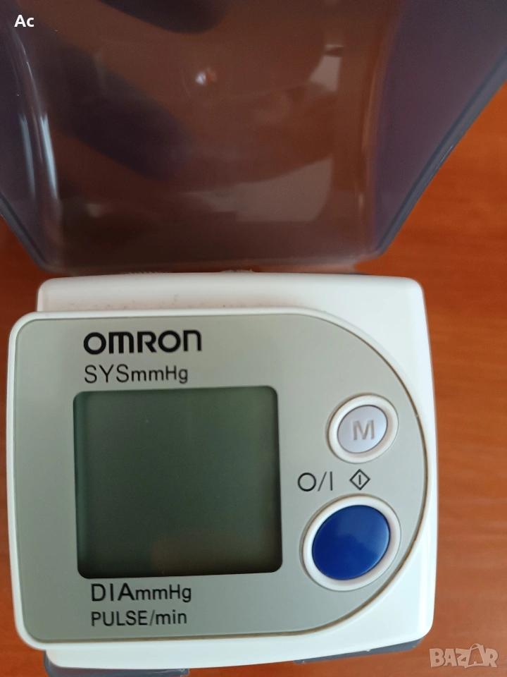 апарат за кръвно налягане Omron , снимка 1