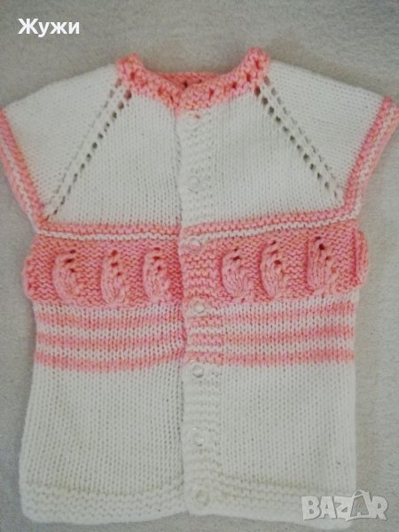 НОВИ ръчно плетени бебешки жилетки и елечета, снимка 1