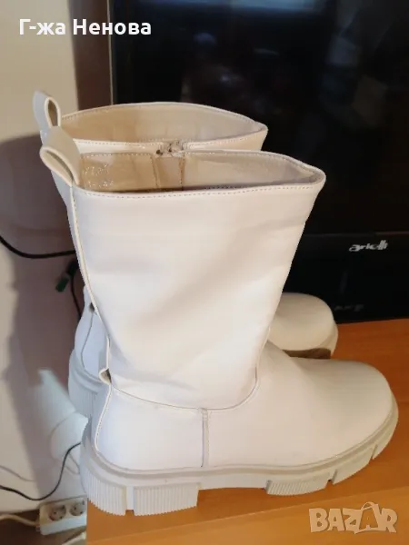 Бяли зимни боти, снимка 1