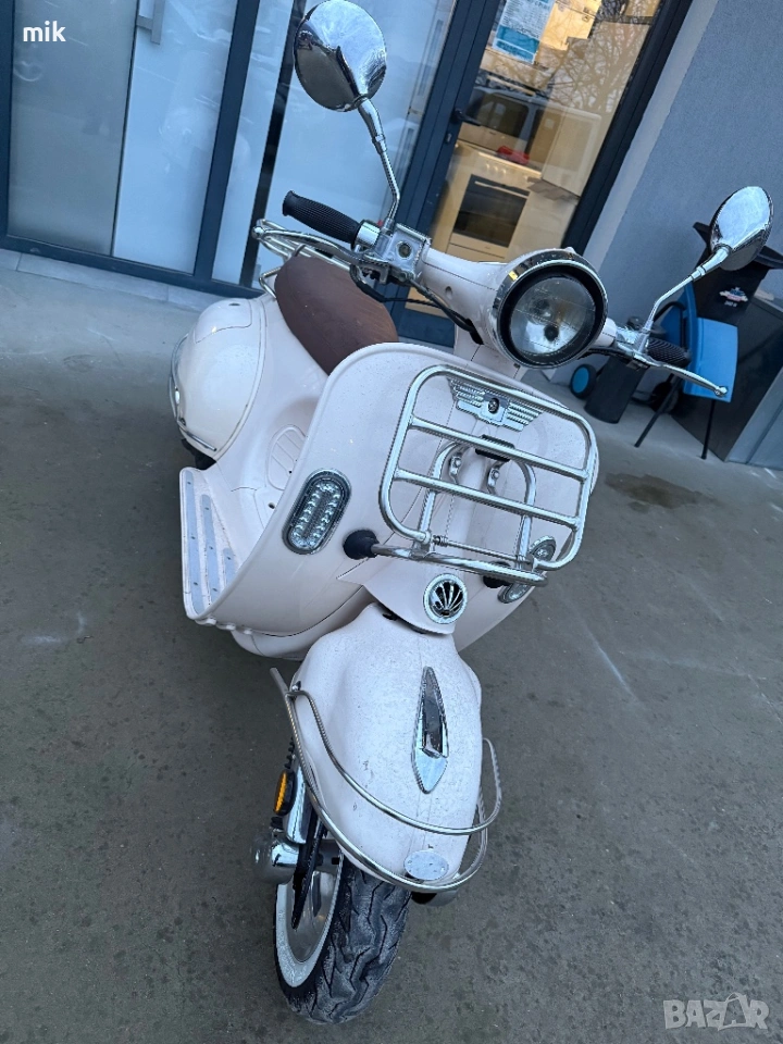 Скутер Vespa, снимка 1