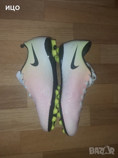 Футболни обувки Nike , снимка 1