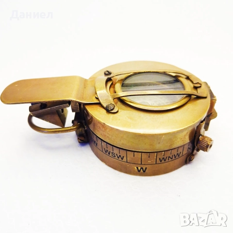 Компас от масивен бронз.  
