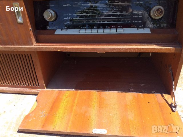 ЛИРА 68  Радиограмофон, снимка 4 - Радиокасетофони, транзистори - 28641360