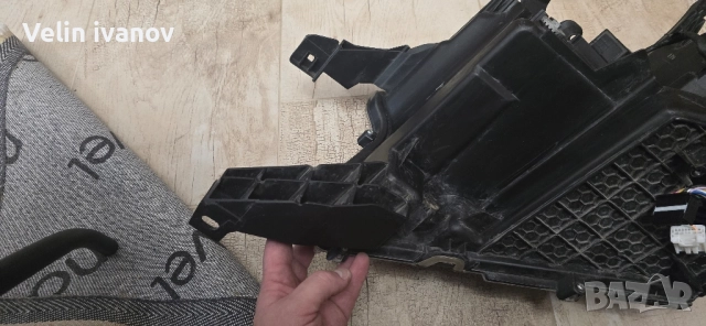 десен фар за тойота Land Cruiser, снимка 3 - Части - 52348188