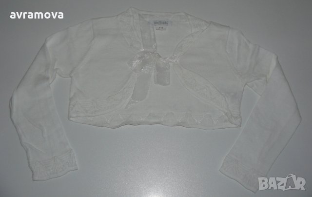 116см Wojcik бяла жилетка, с панделка, тип ръкави – 116см, снимка 1 - Детски пуловери и жилетки - 26645431