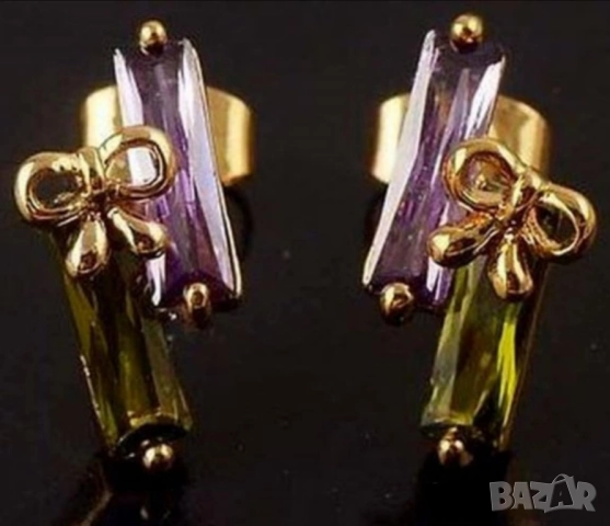 Блестящи обеци от 9к попълнено злато с два разноцветни цирконии 15 лв.