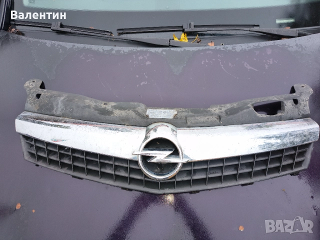Феисова решетка за Opel Astra H GTC,и кабрио, снимка 2 - Части - 52005672