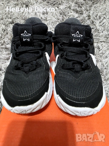 Детски маратонки Nike, снимка 2 - Детски маратонки - 51811435