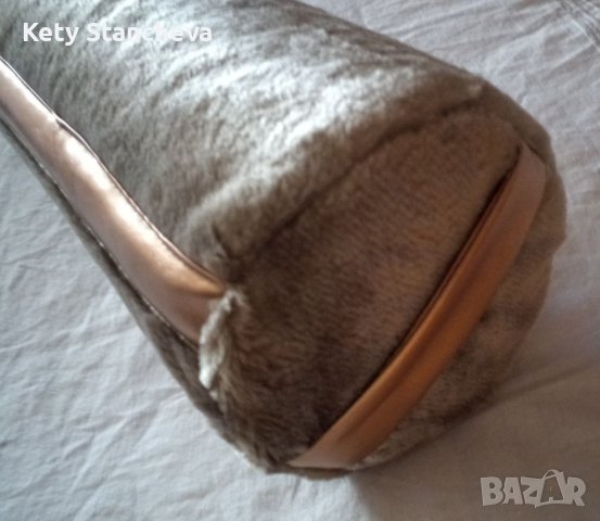 НОВA - козметична възглавница с плюшен калъф