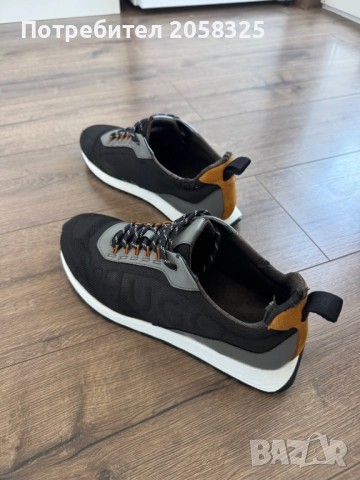 Оригинални маратонки Hugo - 42, снимка 2 - Маратонки - 52141577