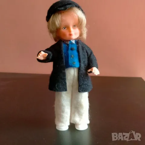 Колекционерска кукла в народни дрехи ARI 3711 Германия 17 см, снимка 1