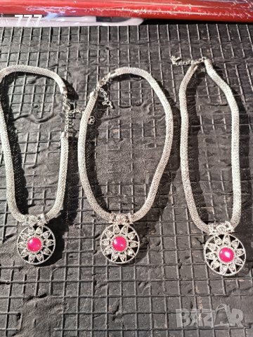 колиета, снимка 3 - Колиета, медальони, синджири - 43789822