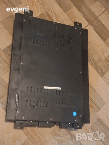 Продавам мощен 4-канален усилвател за кола Renegade , снимка 3 - Ресийвъри, усилватели, смесителни пултове - 53141148