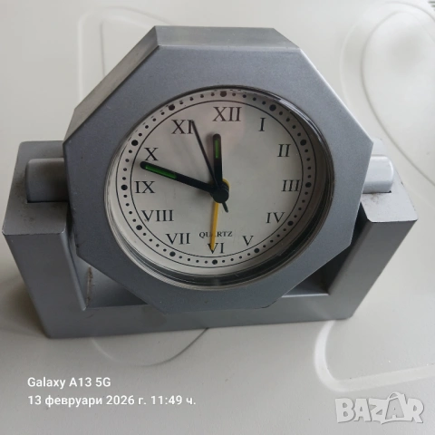 настолен будилник