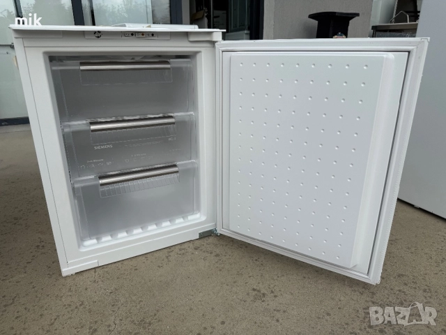 Малък фризер Siemens 71 см за вграждане 