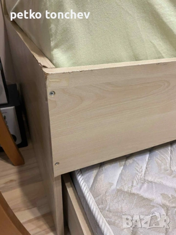 Продавам двойно легло тип сандвич с матраци вградена ракла и шкаф , снимка 3 - Спални и легла - 53088042