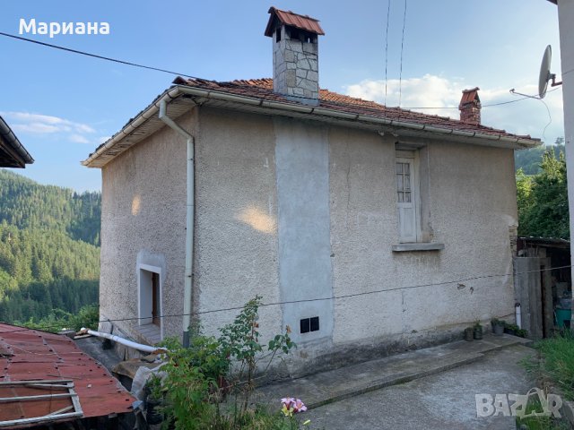 Продавам триетажна къща в село Момчиловци, до Пампорово и Смолян, снимка 1 - Къщи - 43159215