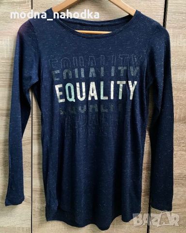 Тънка дамска блуза в тъмносиньо 