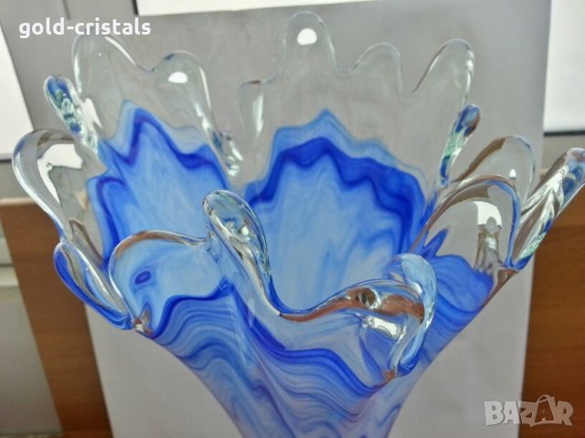 Стъклена ваза , снимка 2 - Антикварни и старинни предмети - 26751974