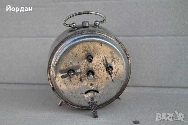 Български будилник ''Родина'' 1960 година, снимка 3 - Антикварни и старинни предмети - 38334104