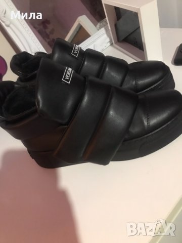 Дамски обувки Versace, снимка 8 - Дамски ежедневни обувки - 40244158