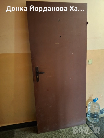Продавам мeтална врата, снимка 2 - Интериорни врати - 52288383