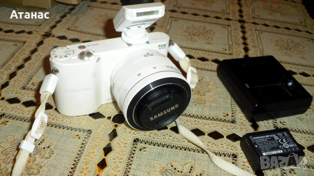 Фотоапарат SAMSUNG NX 1000 SMART WI-FI и обектив SAMSUNG 20мм-50мм II  ED, снимка 1