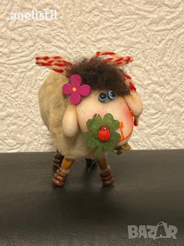 Стояща мартеница овца, снимка 1