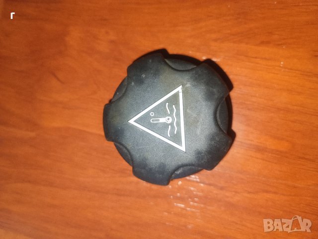 Капачка за вода за казанче автомобил 