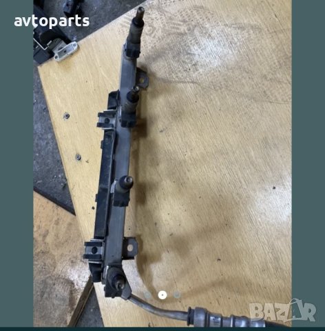 Bmw e87 1.6i горивна рейка с дюзи, снимка 2 - Части - 40608213