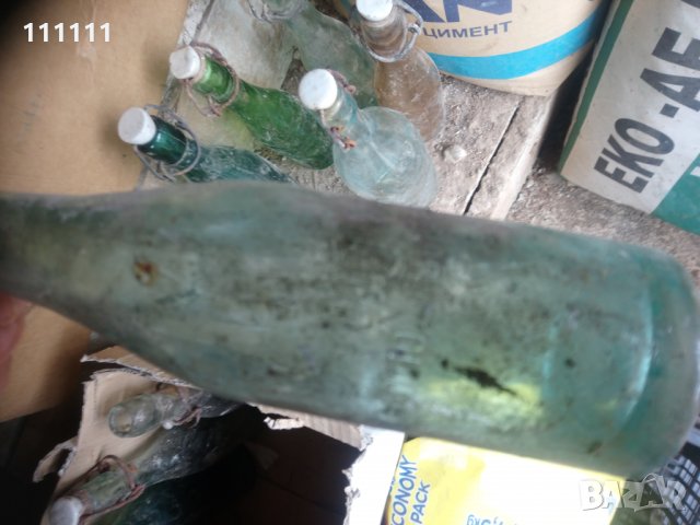 Стъклени шишета с порцеланови тапи стари за колекционери. Има шишета с надписи на стъклото. , снимка 12 - Колекции - 32251249