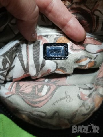 Дамска малка чанта Guess, снимка 5 - Чанти - 38078918