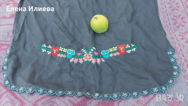 Автентична престилка за народна носия, снимка 3 - Антикварни и старинни предмети - 47446396