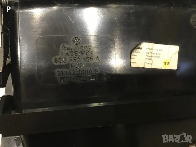 Централна жабка VW Polo 9N3, снимка 4 - Части - 49252363