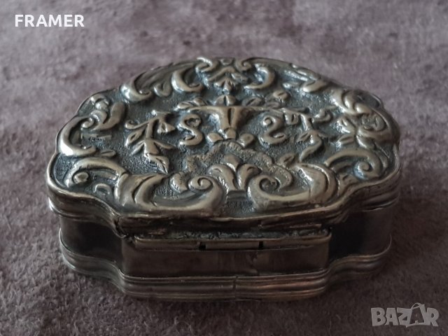 Българска възрожденска сребърна кутийка за емфие 19 век, снимка 6 - Антикварни и старинни предмети - 33066816