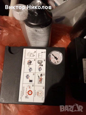 Оригинален компресор за гуми + пяна, снимка 2 - Аксесоари и консумативи - 53609946