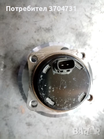 Задна главина Тойота , снимка 2 - Части - 50447187