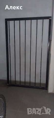 Метална оградна врата