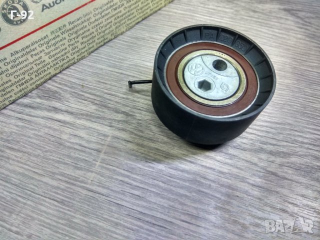 074109243D**NEU**VAG**AUDI**Volvo (940,940 II)**Обтяжна ролка, ангренажен ремък**, снимка 2 - Части - 35082429