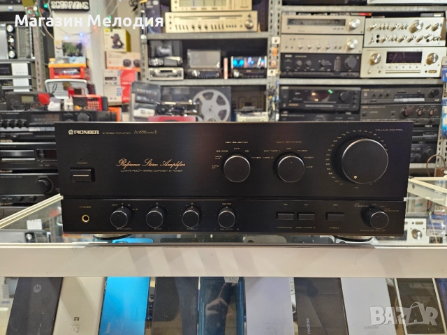 Усилвател Pioneer A-656 Mark II Две по 95 вата. В отлично техническо и визуално състояние.