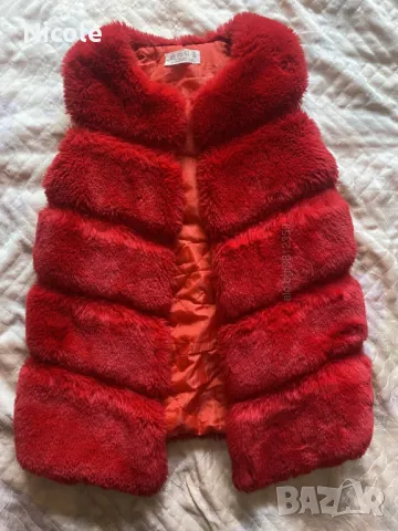 Червени елеци от еко кожа, много пухкави, снимка 2 - Елеци - 47987911