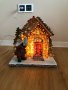 Коледна окраса - светеща къщичка с дядо Коледа