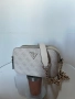 Дамска чанта GUESS, снимка 1