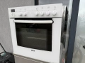 Бяла фурна за вграждане с плот Bosch Като нова, снимка 3