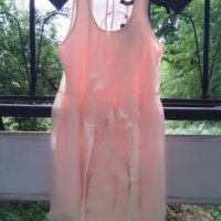 НАЛИЧНА прасковена нежна рокля воали размер С, снимка 6 - Рокли - 32996878